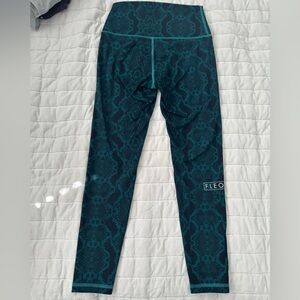 Fleo el toro leggings, snake print